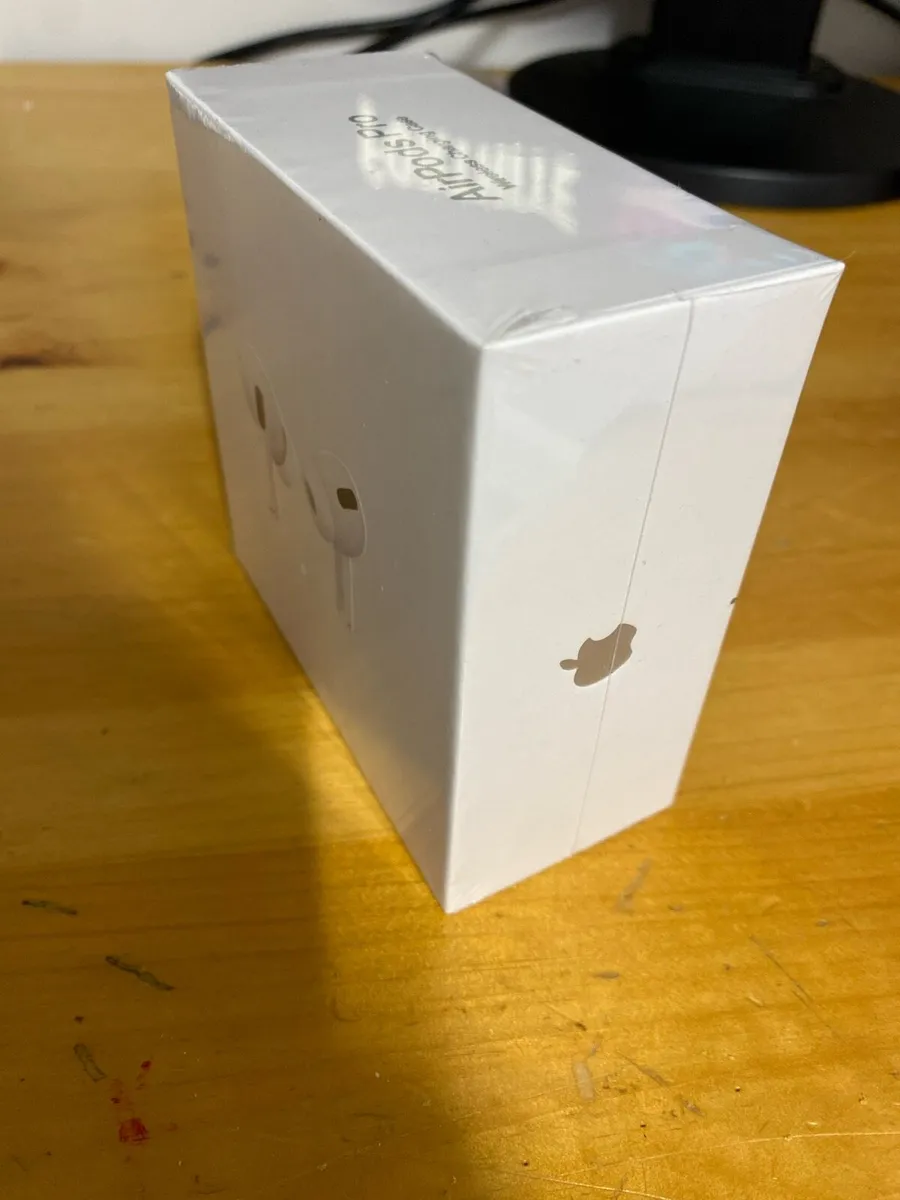 Apple AirPod pro - Image 1