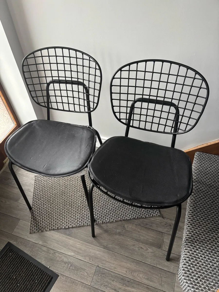 Kitchen table and 6 chairs - Image 2