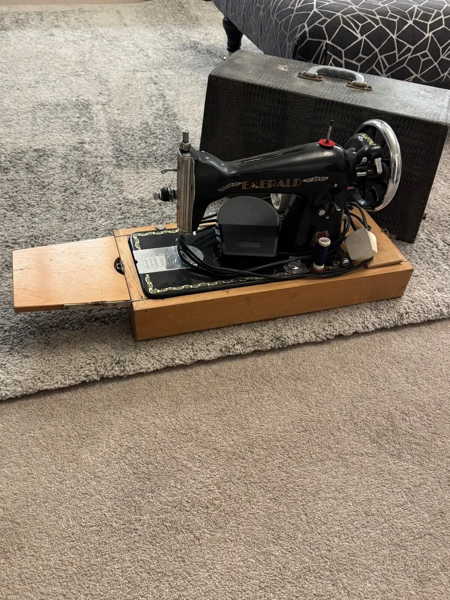 Electric Sewing Machine - Image 4
