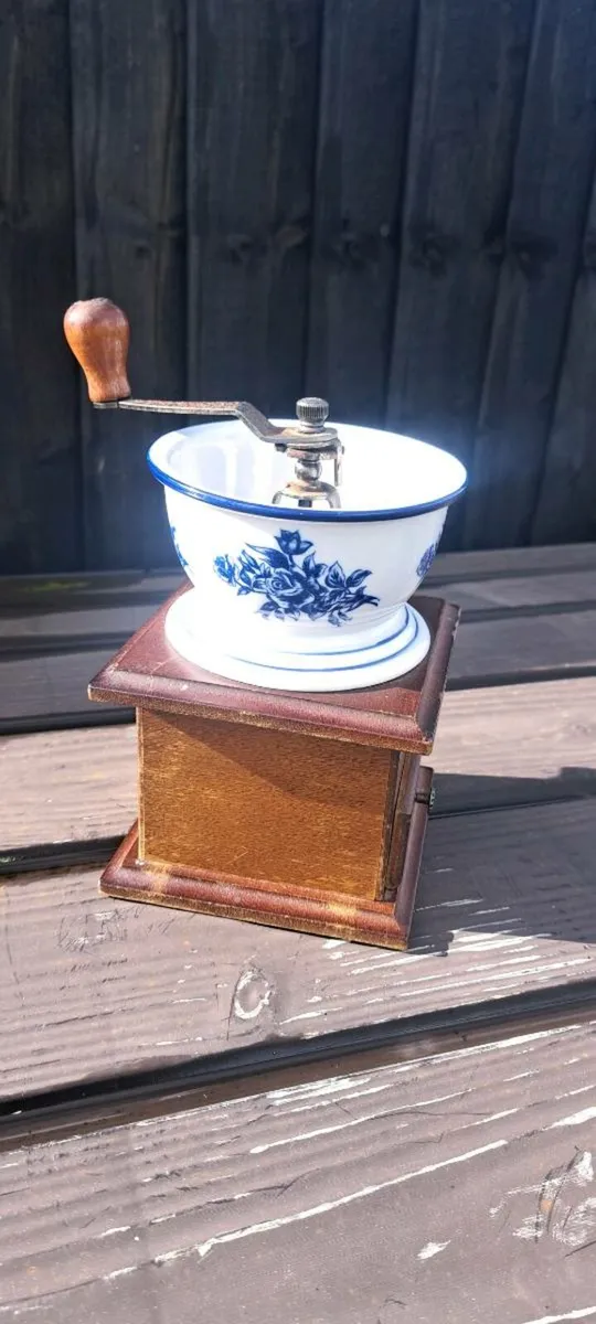 Old French  coffee grinder - Image 2