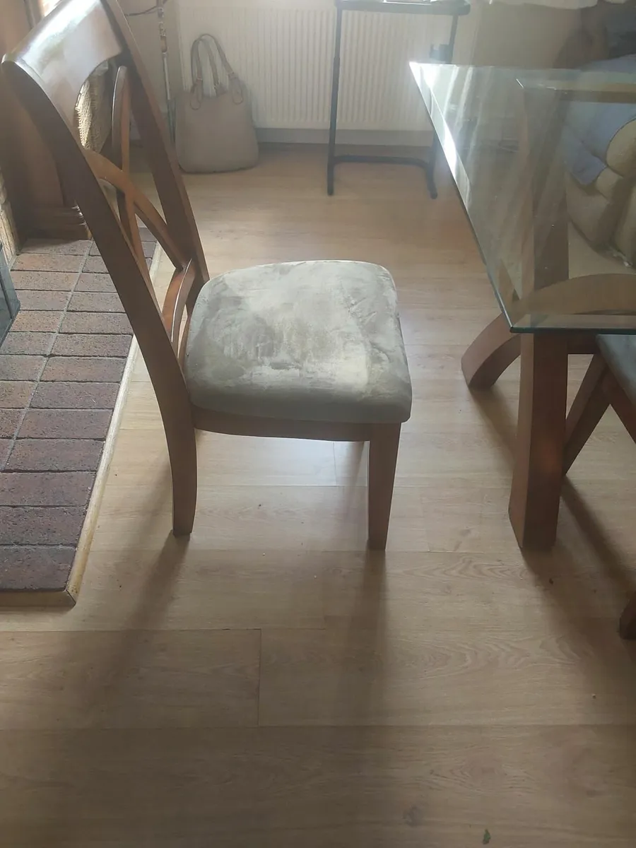 Dining table and chairs - Image 2