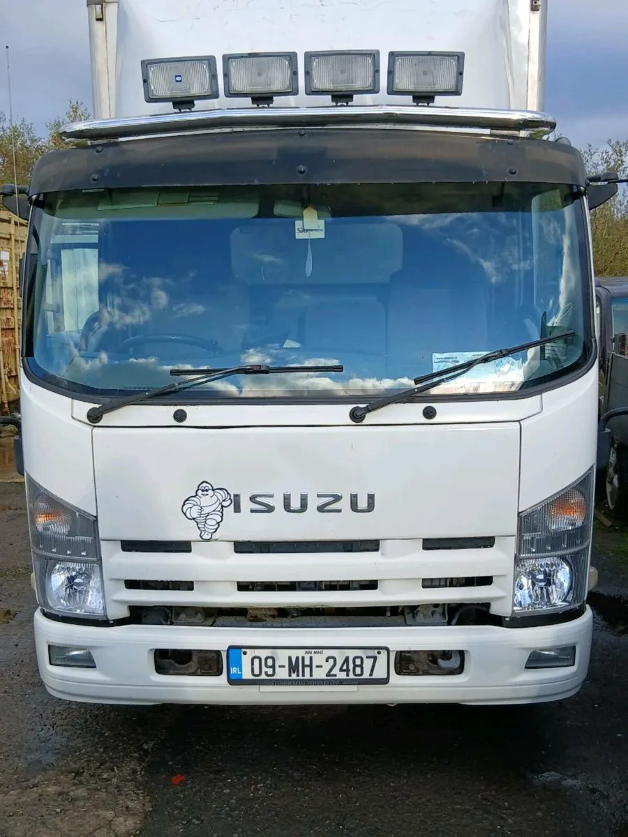 Isuzu 3.5 ton box body - Image 1