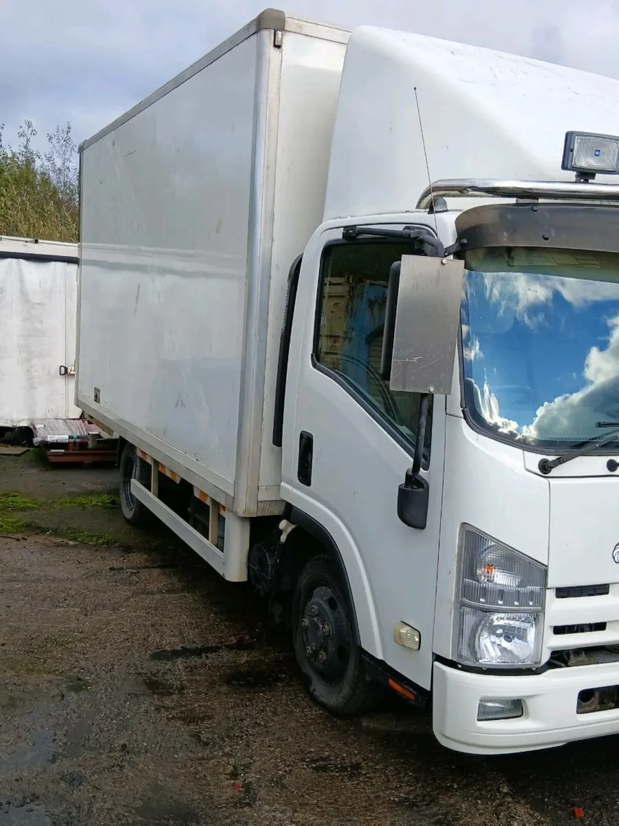 Isuzu 3.5 ton box body - Image 3