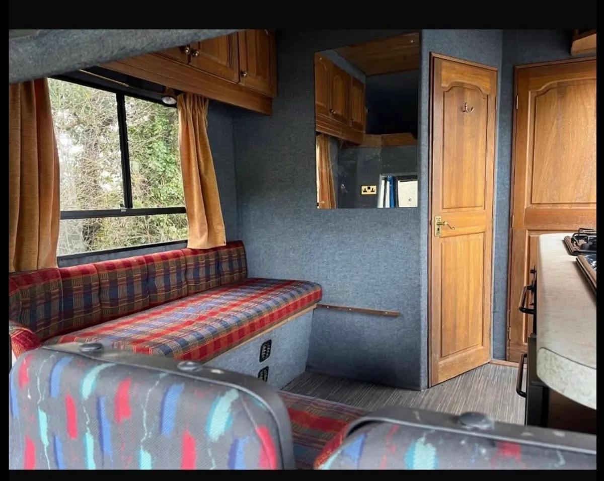 Compact horse lorry - Image 4
