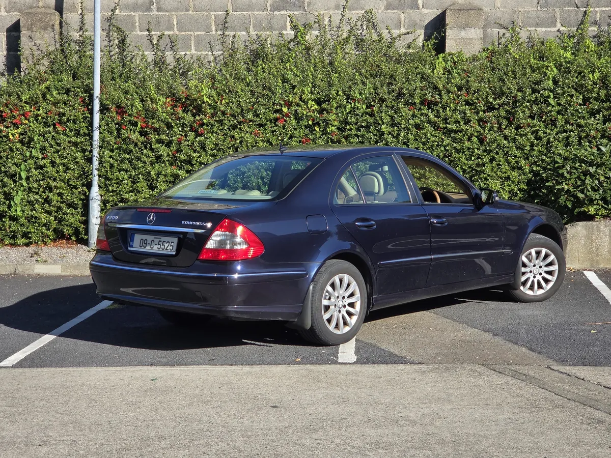 Mercedes e200 - Image 4