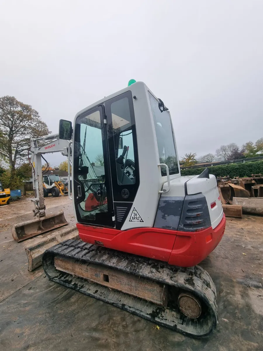 2018 TAKEUCHI TB250 - Image 2