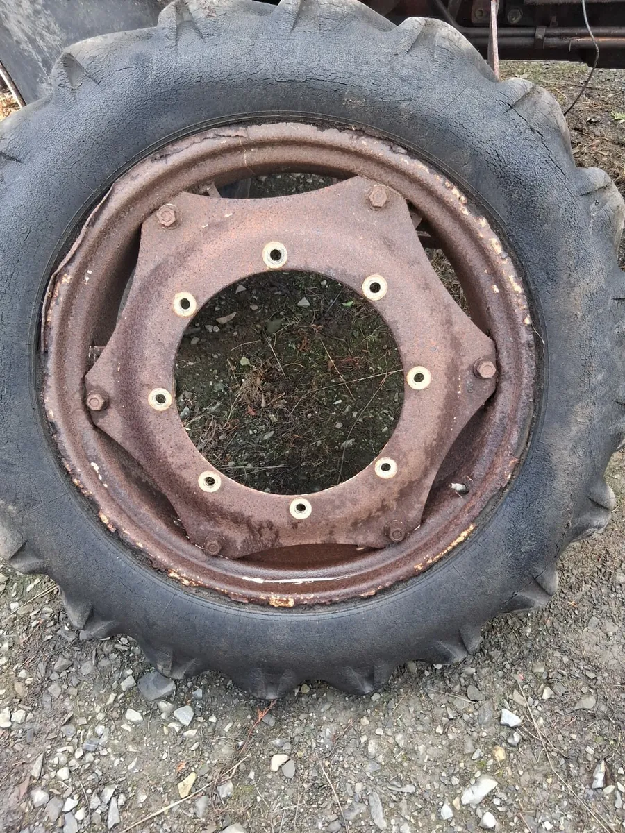 Wanted front wheels for a Fiat 880TD