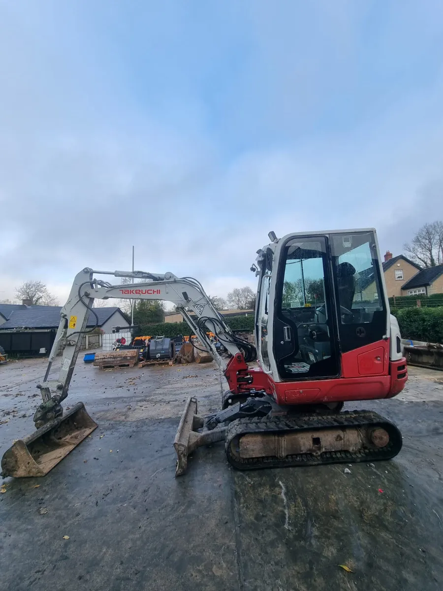 2018 TAKEUCHI TB230 - Image 3