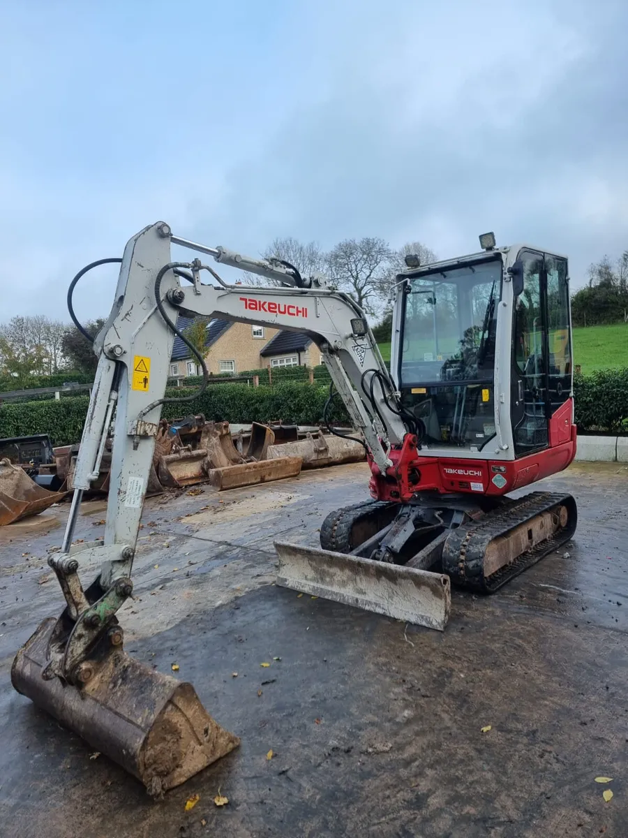 2018 TAKEUCHI TB230 - Image 2