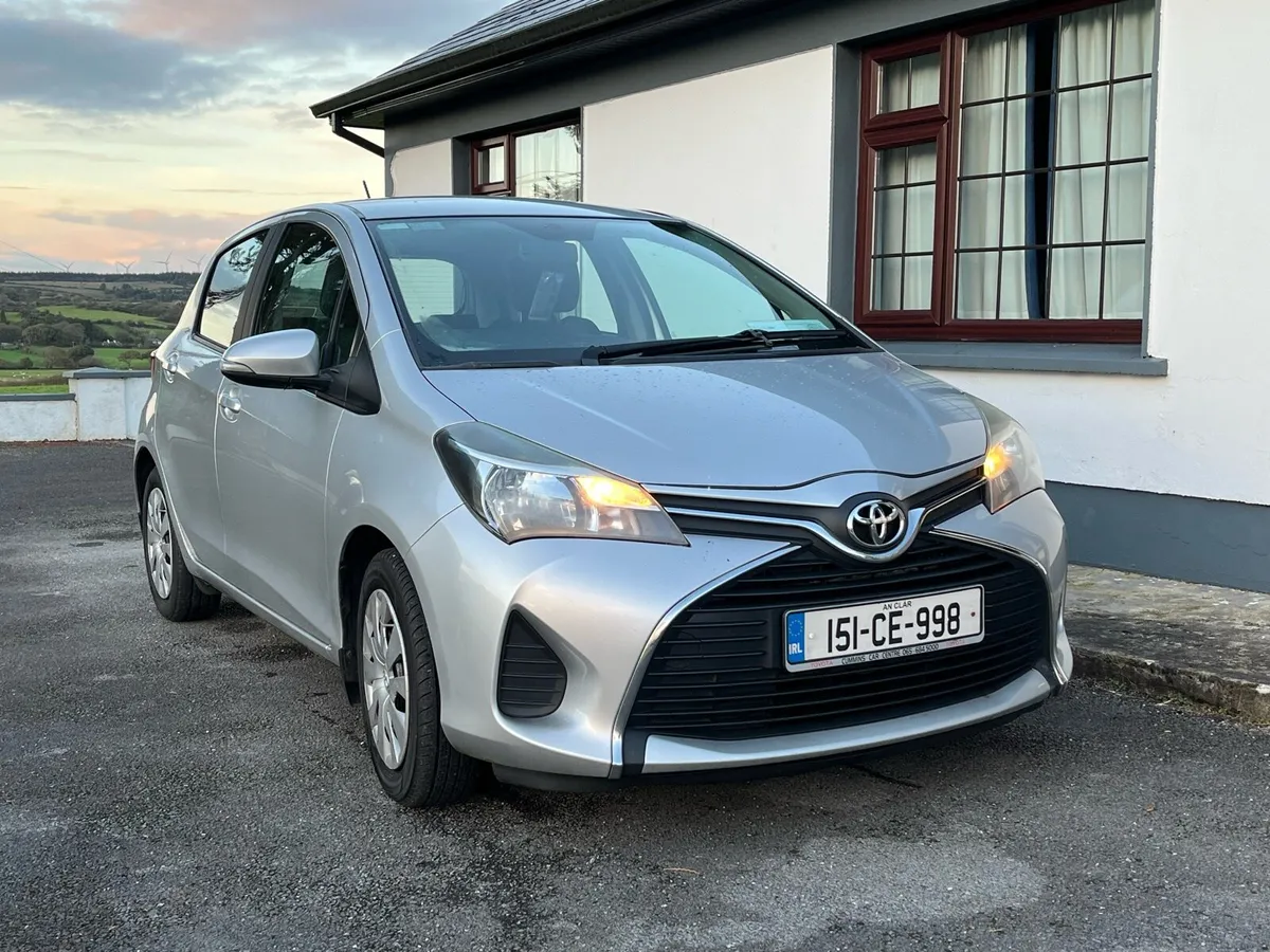 TOYOTA  YARIS  2015 1 LTR  PETROL 5 DR HATCHBACK - Image 2