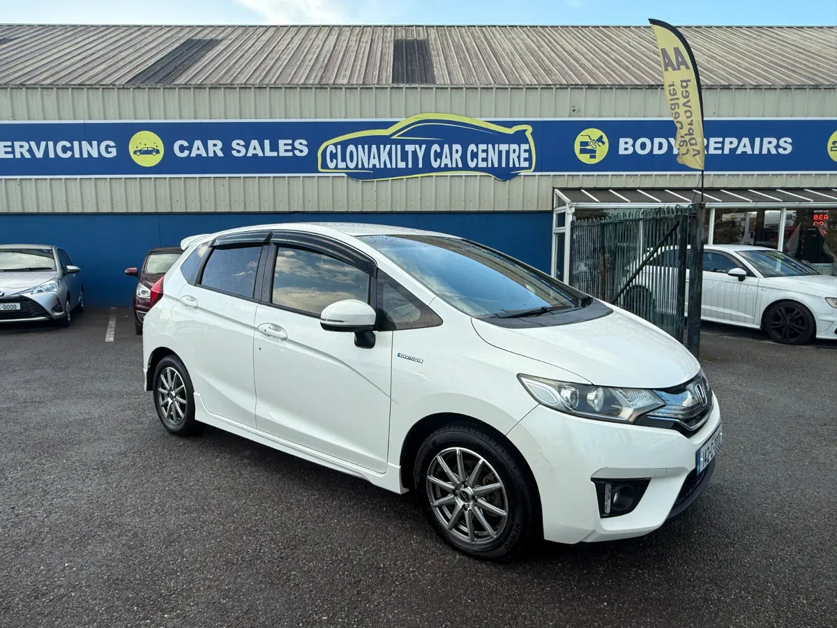 One Owner Honda Fit SelfCharging Hybrid - Image 4