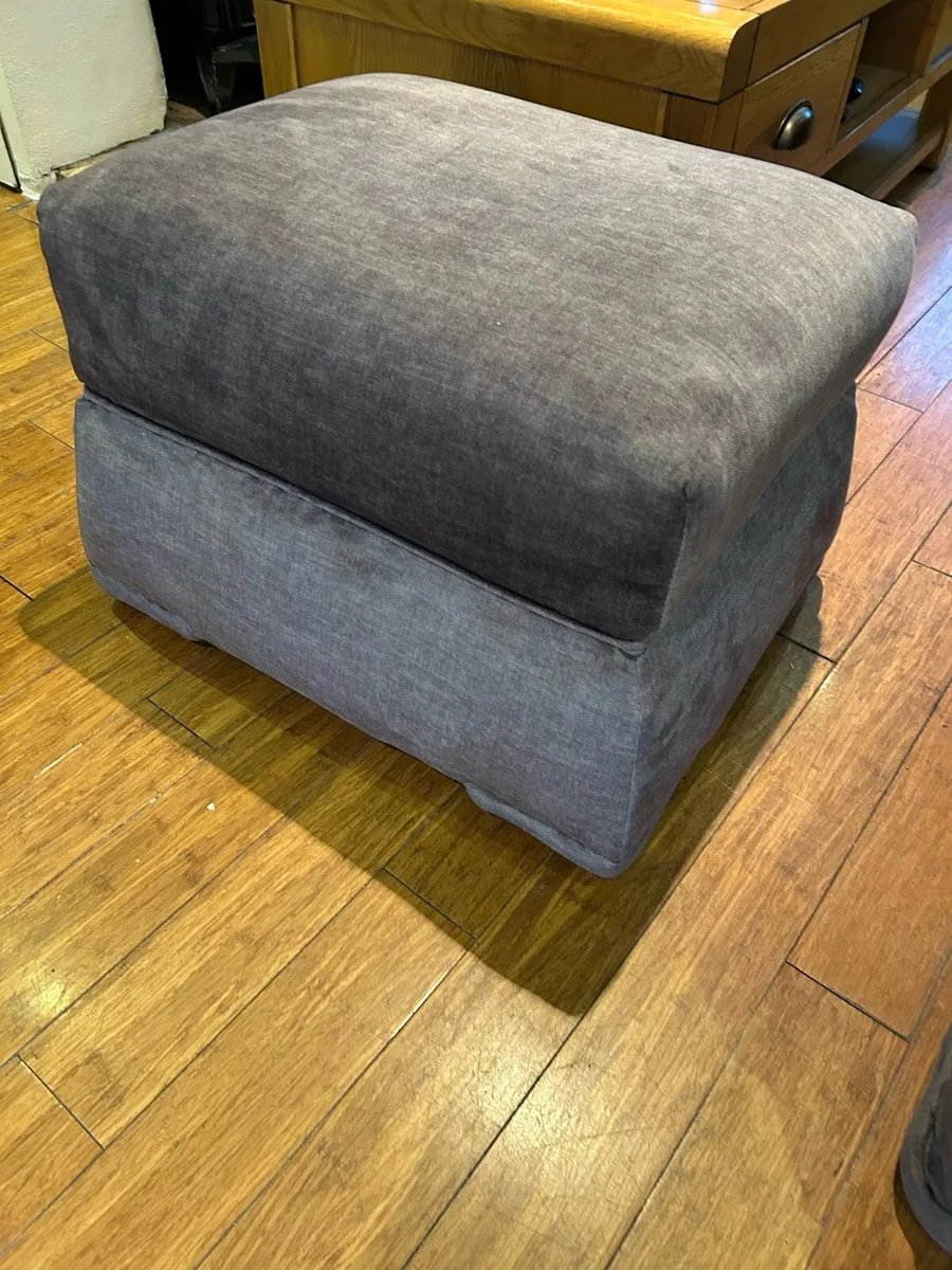 3 seater sofa and matching pouffe - Image 4