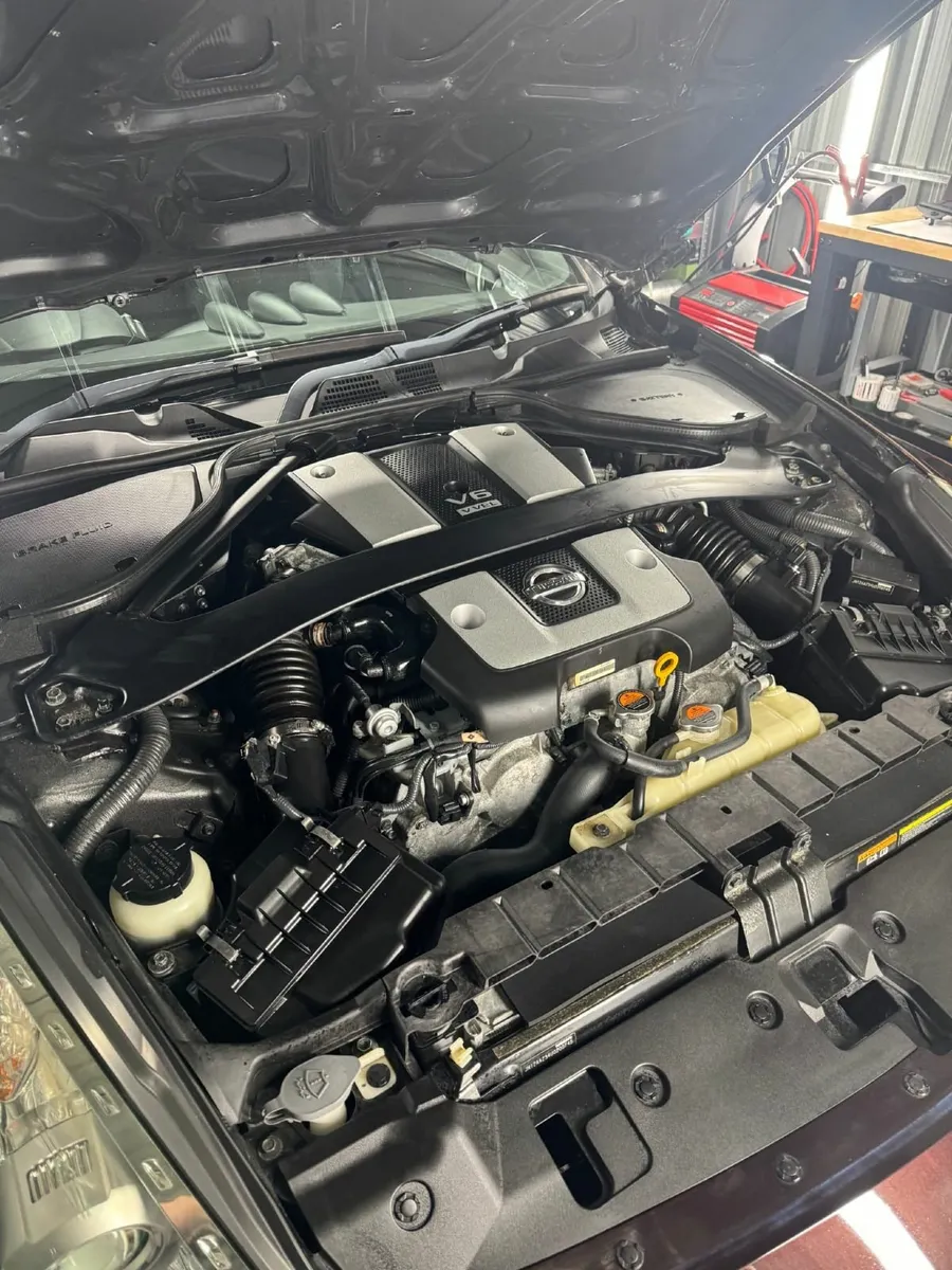 Nissan 370Z 2011 - Image 2