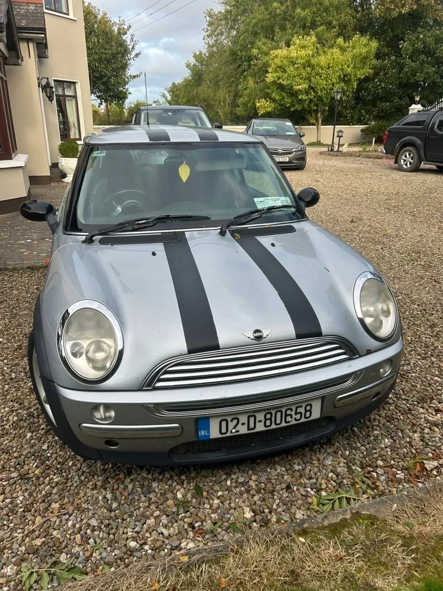 Mini Cooper car - Image 1