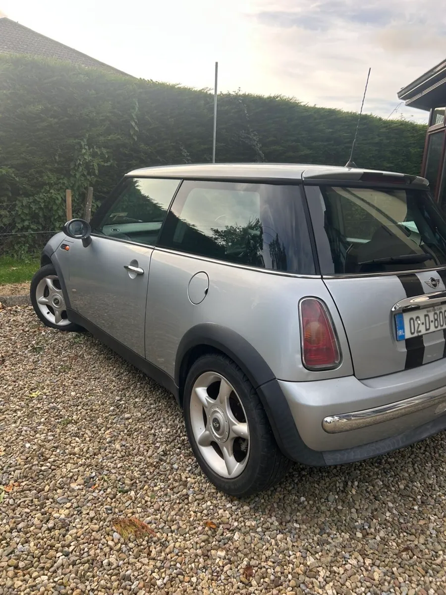 Mini Cooper car - Image 4