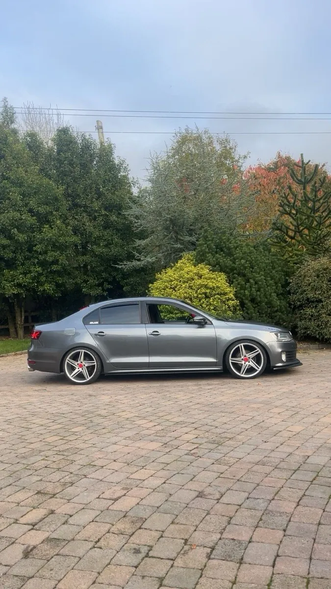 Volkswagen Jetta - Image 1