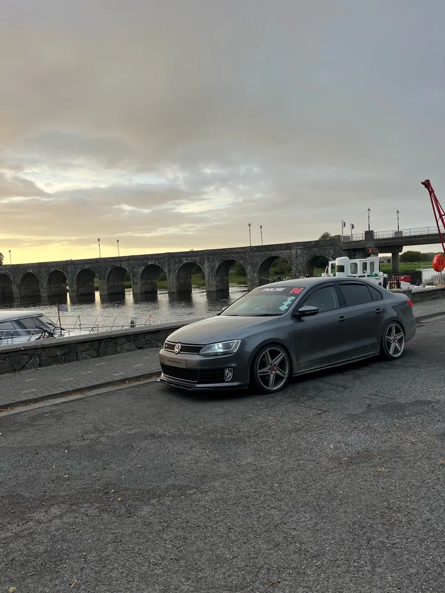 Volkswagen Jetta - Image 4