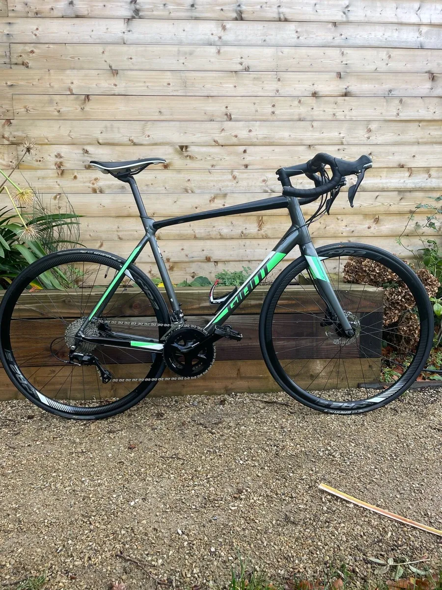 Giant racer bike - Image 1