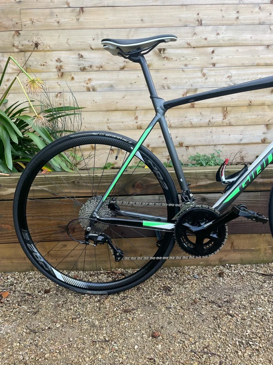 Giant racer bike - Image 2