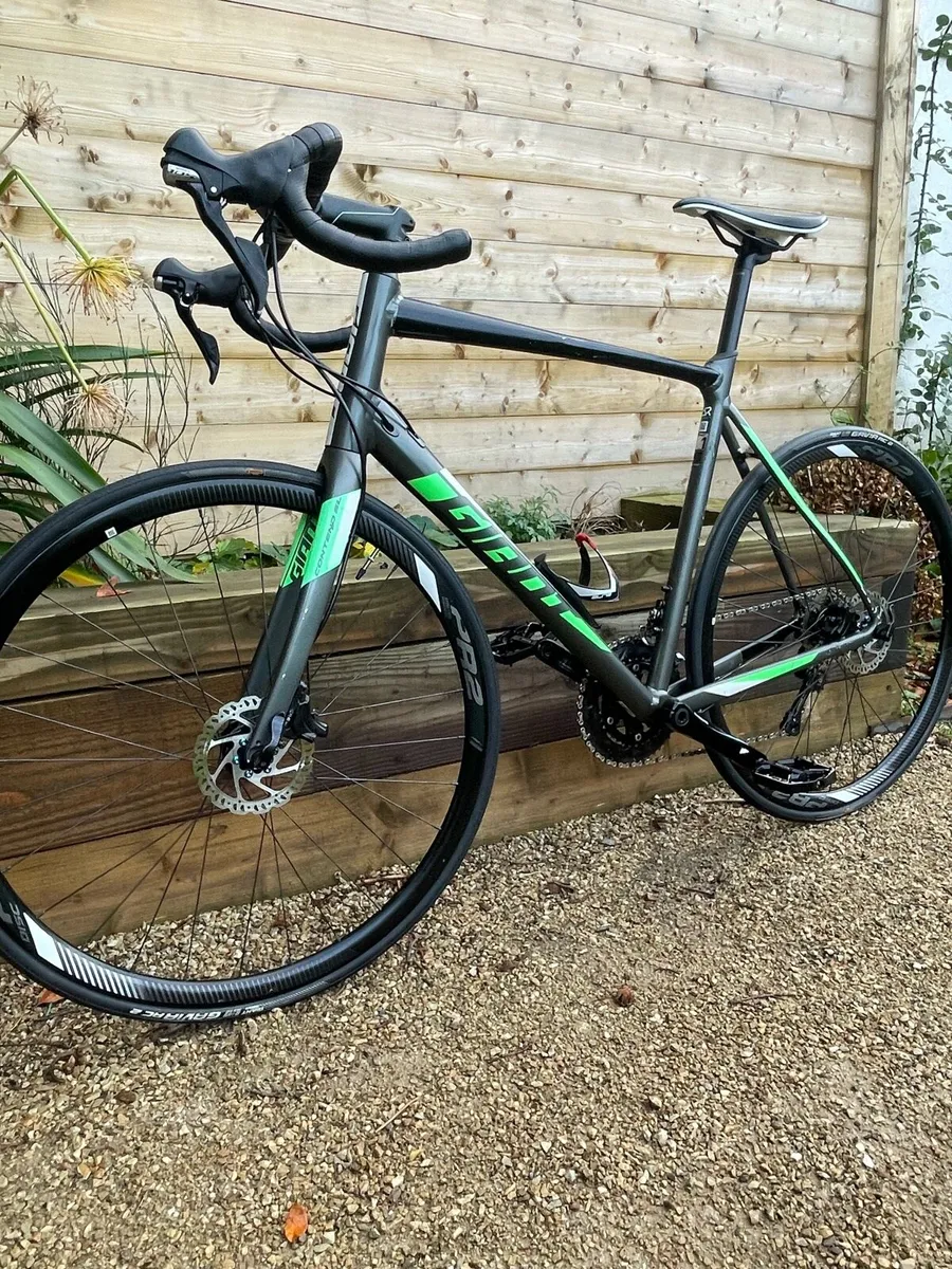 Giant racer bike - Image 4