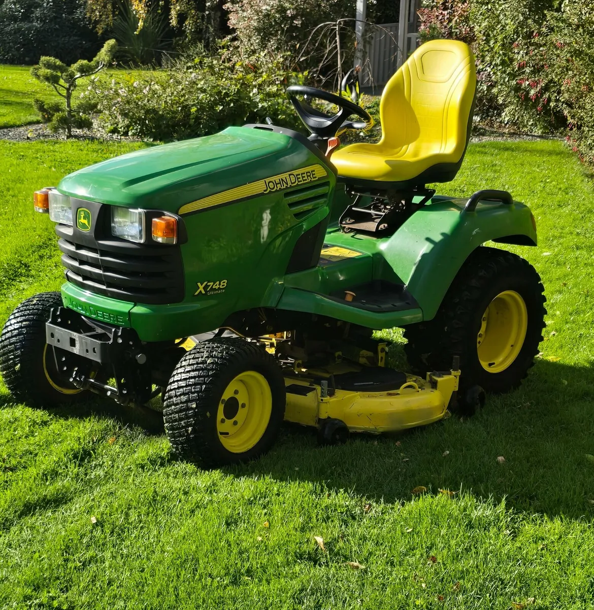 John Deere Ultimate X748 - Image 1