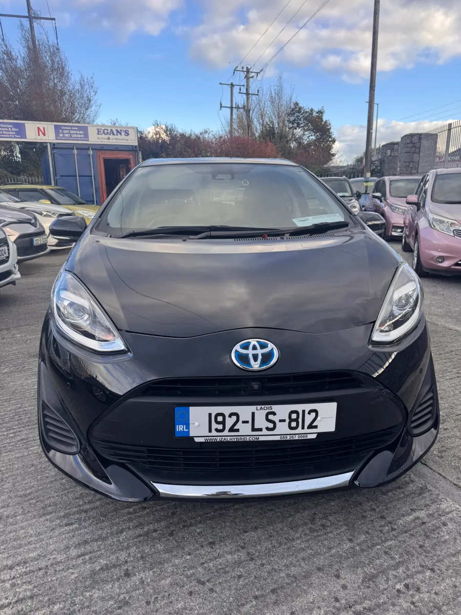 🚗 2019 Toyota Aqua Hybrid - Image 2