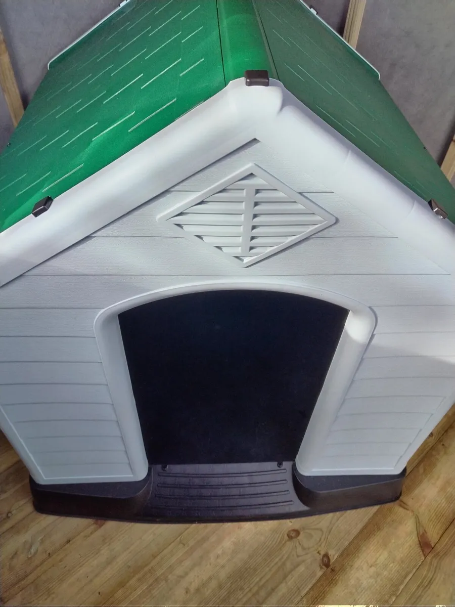 Dog Kennel - Plastic - Extra Large €100 - Image 1
