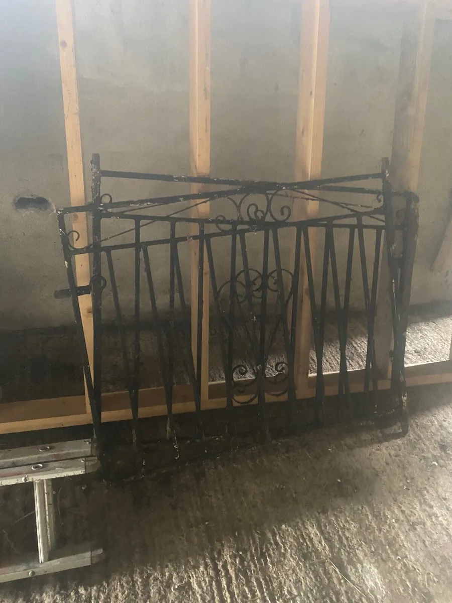 2 sets of gates - Image 4