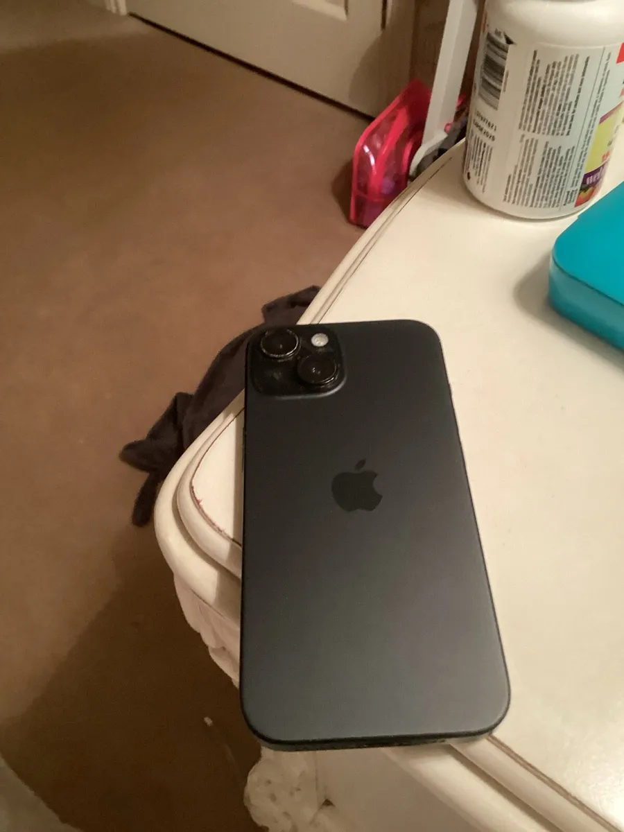 Iphone 15 128GB - Image 3