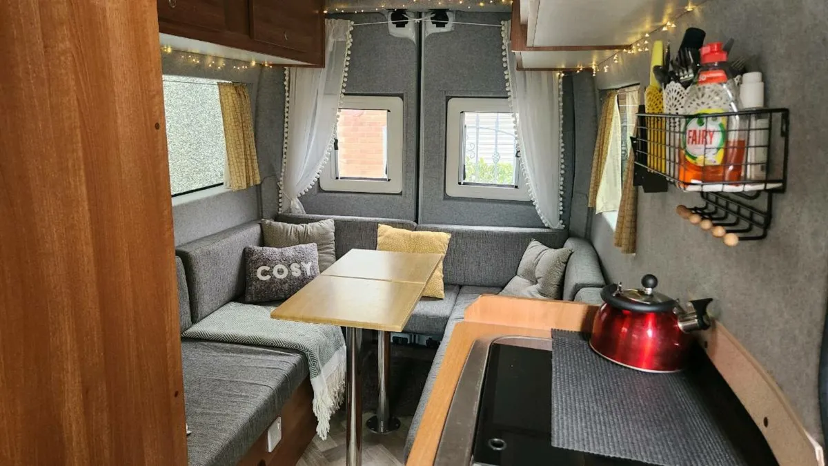 Campervan 2016 Renault Master Pro - Image 2
