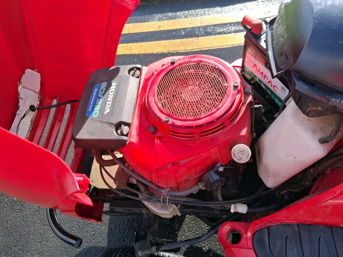 Honda ride on lawnmower - Image 3
