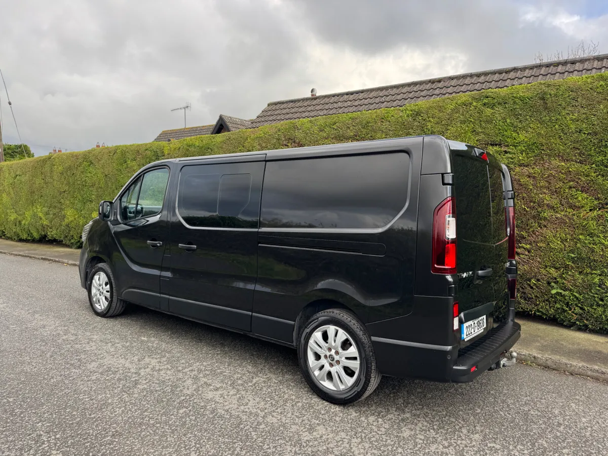 Renault Trafic sport automatic low mileage - Image 4