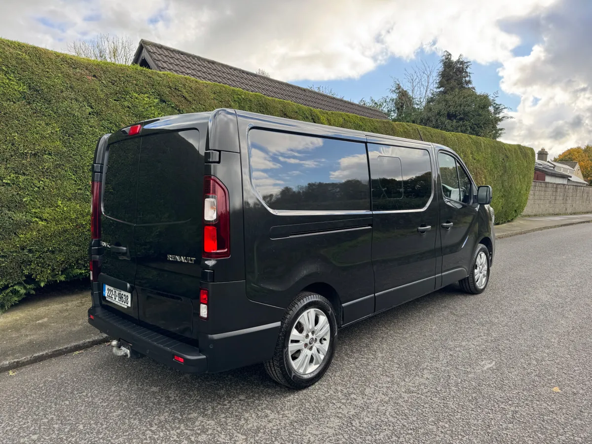 Renault Trafic sport automatic low mileage - Image 2