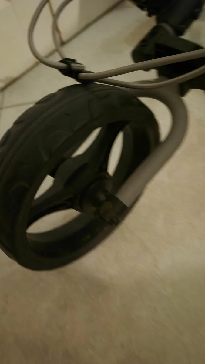 I cart 3 wheeled trolley for sale - Image 2