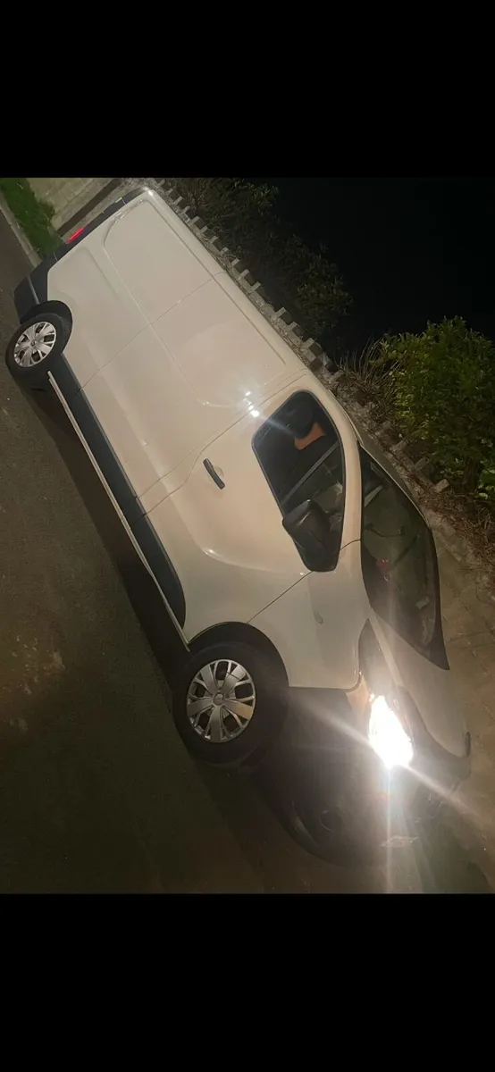 Nissan NV300 2019 - Image 2