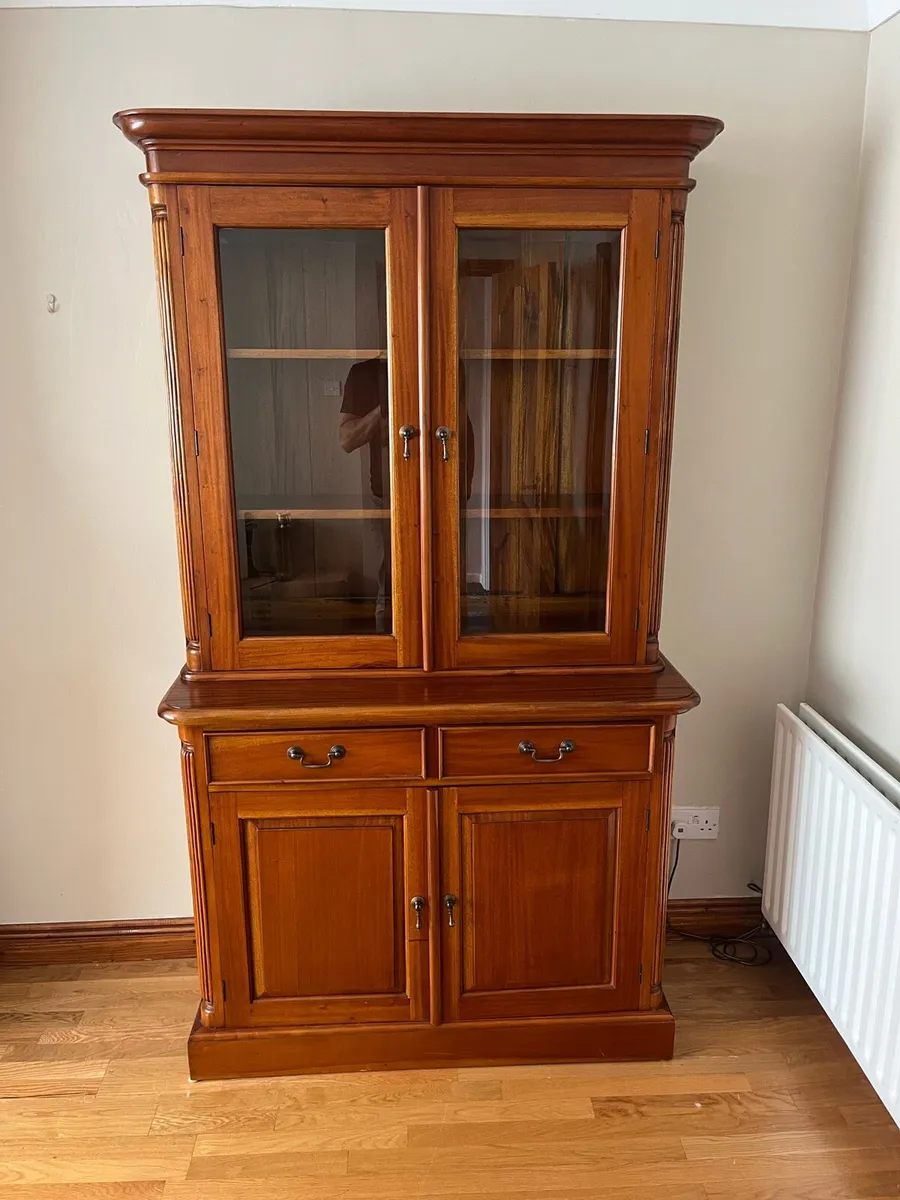 Glass cabinet - Image 1