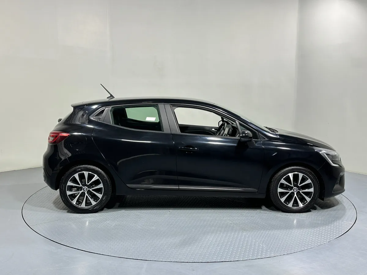 Renault Clio 2023 - Image 4