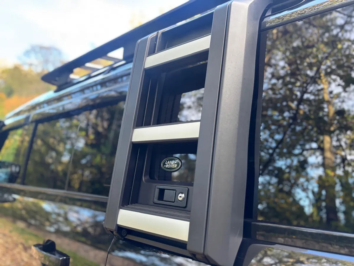 Land Rover Defender 5 SEAT N1 X Dynamic P400e *Hug - Image 2