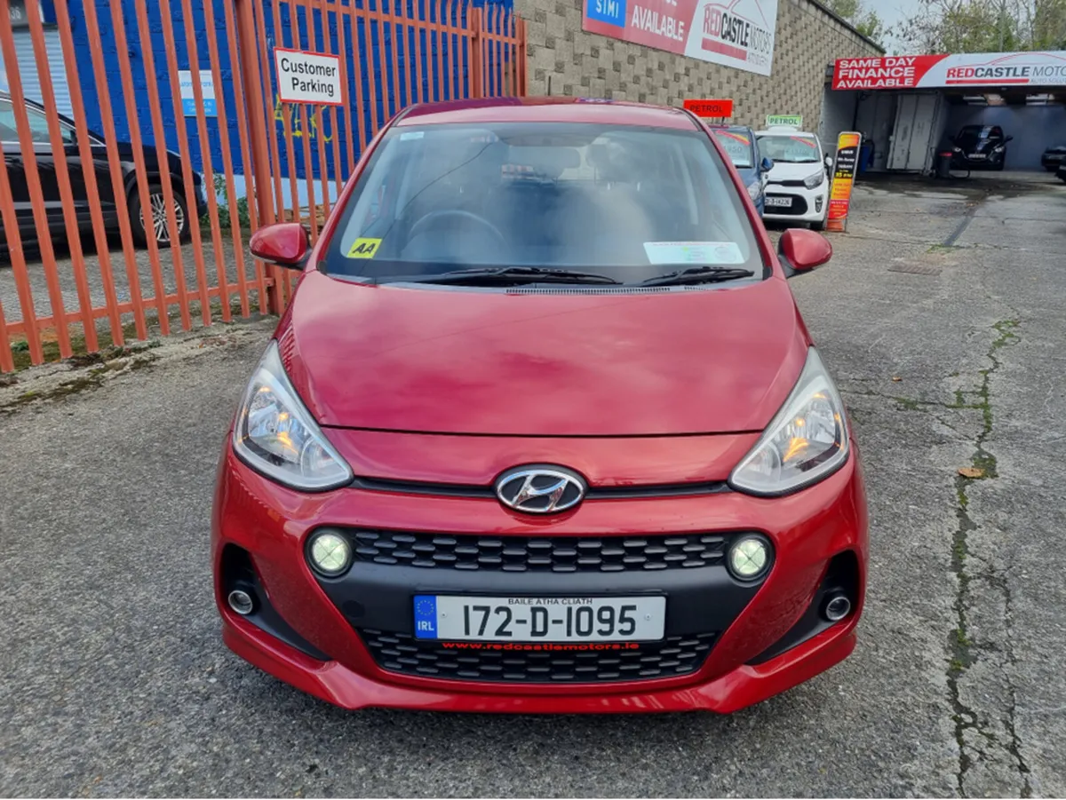 Hyundai i10 DELUXE 4DR (NCT 06/27) - Image 2