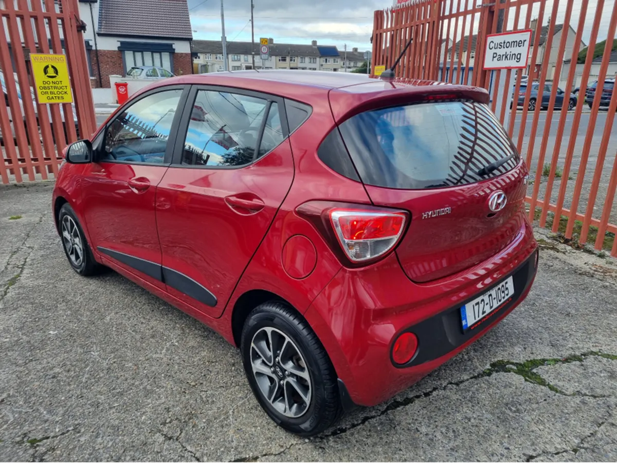 Hyundai i10 DELUXE 4DR (NCT 06/27) - Image 3