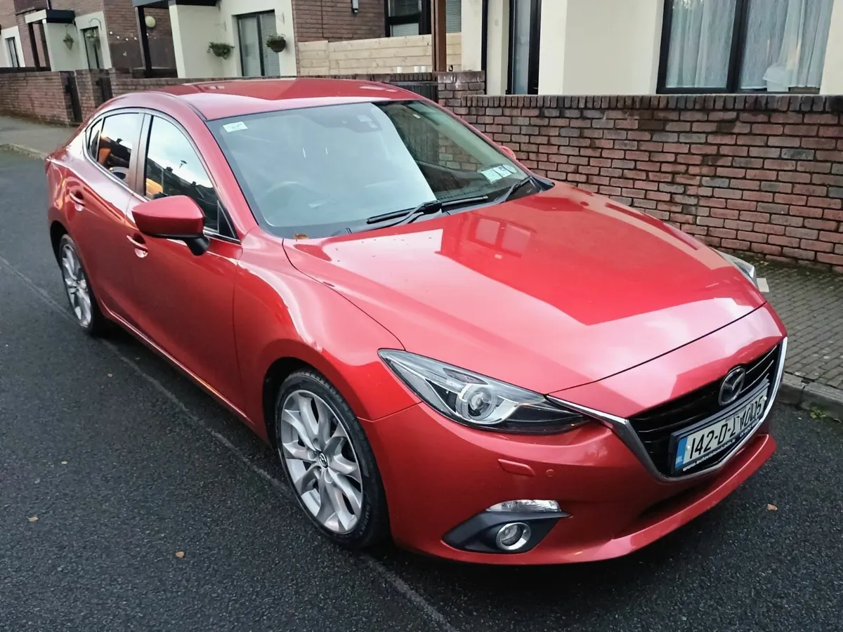 Car in excellent condition, low ml, new NCT12/26 - Image 2