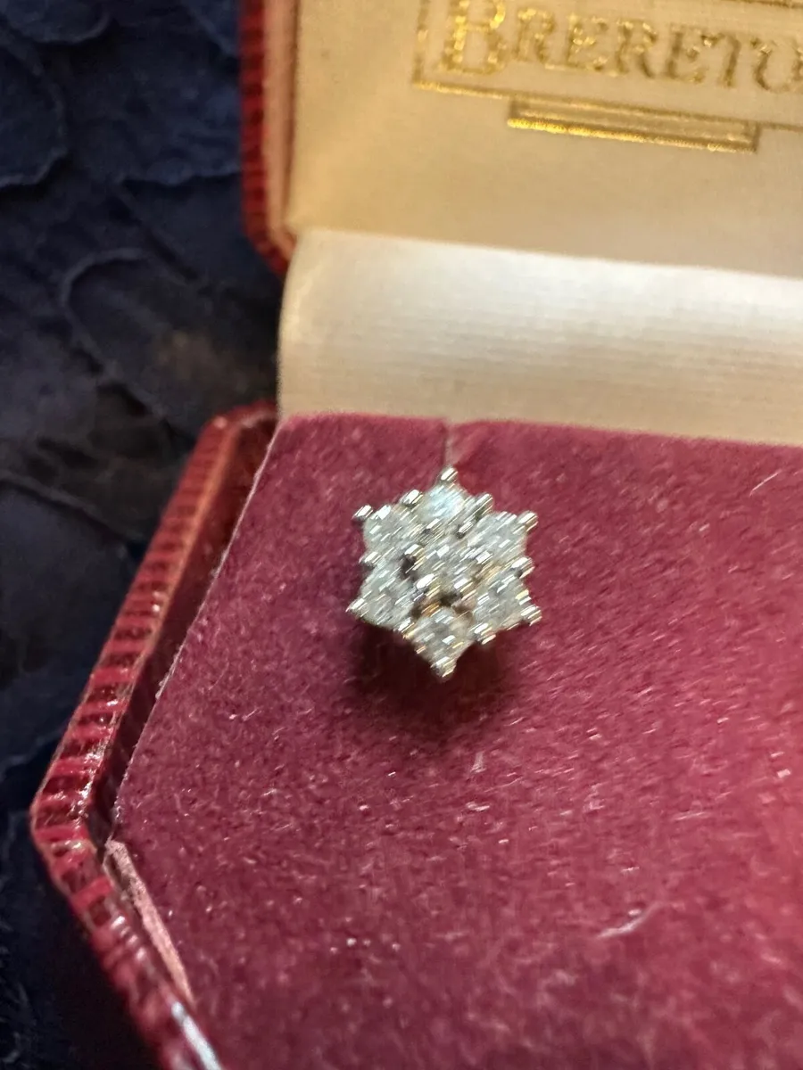 Jewellery - Image 1