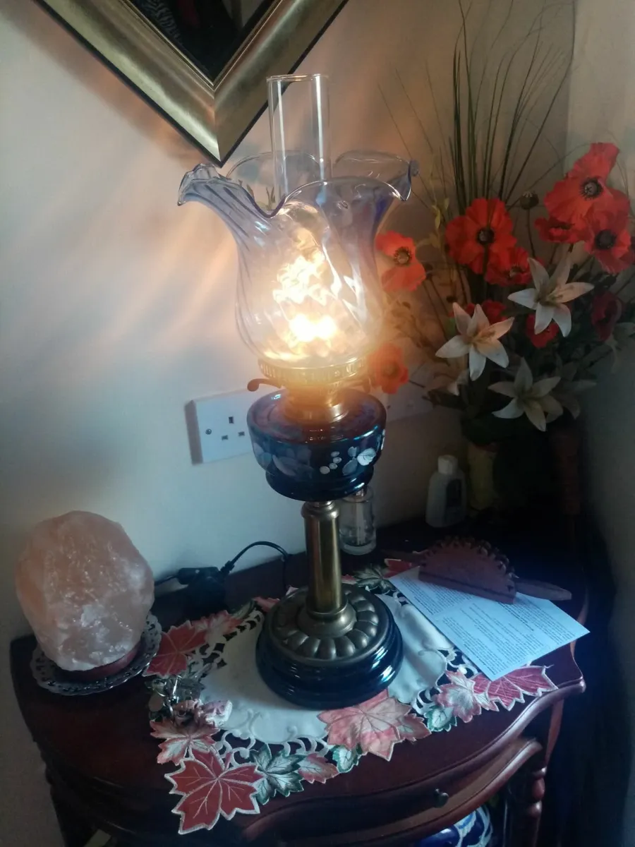 Vintage  oil  lamp - Image 4