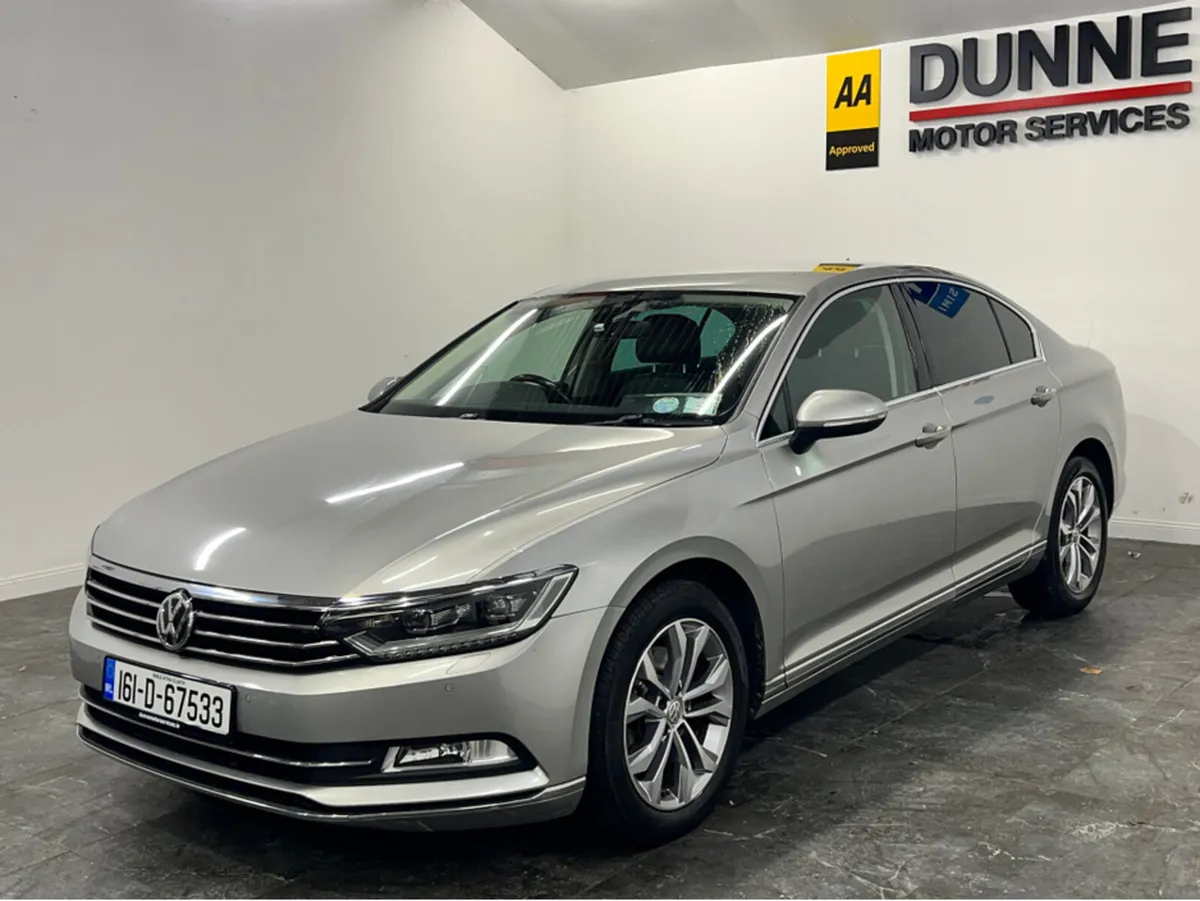 Volkswagen Passat ONLY 84KMS*HEATED COOLING SEATS* - Image 4