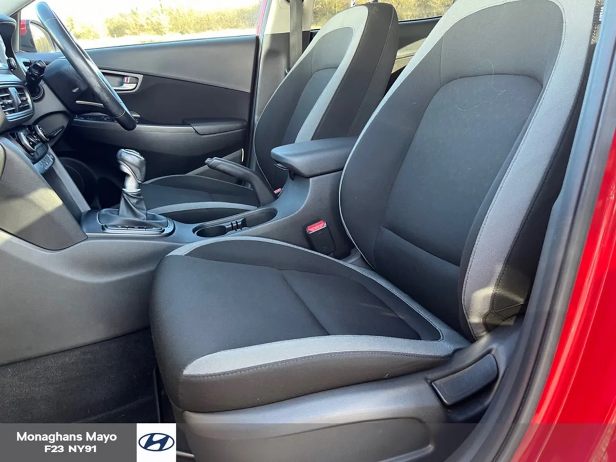 Hyundai KONA KAUAI DIESEL EXECUTIVE 5DR - Image 4