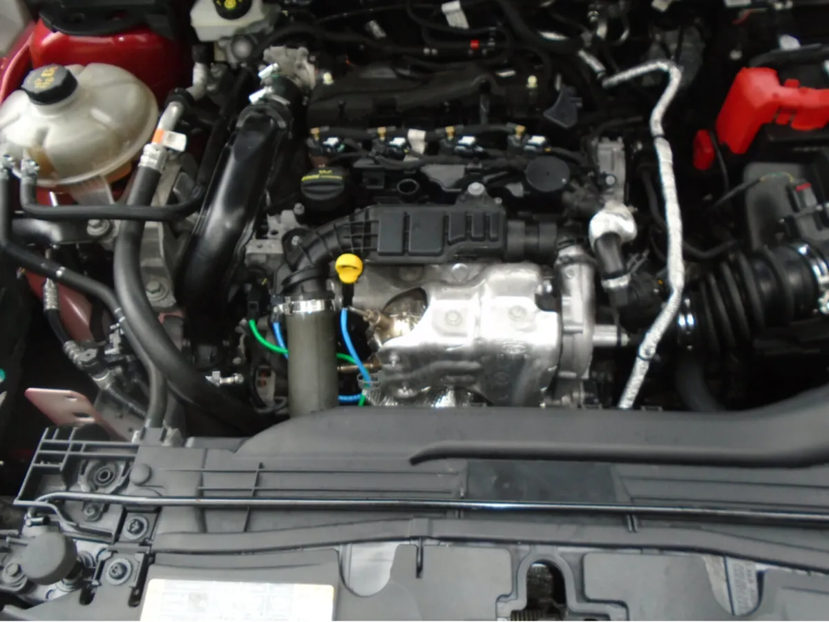 Ford Kuga TITANIUM 5DR 1.5 TD 120 S6.2 M6 F - Image 3