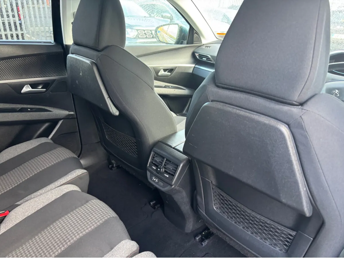 Peugeot 5008 ACTIVE 1.5 BLUE HDI 130 6 6.2 4DR 7 s - Image 4
