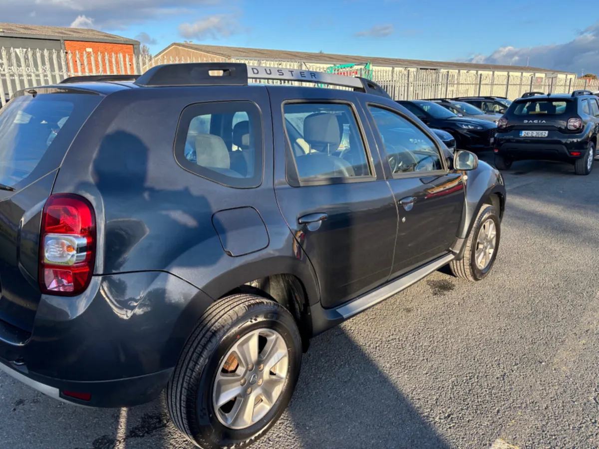 Dacia Duster SIGNATURE 1.5 DCI 110 4 4DR - Image 3