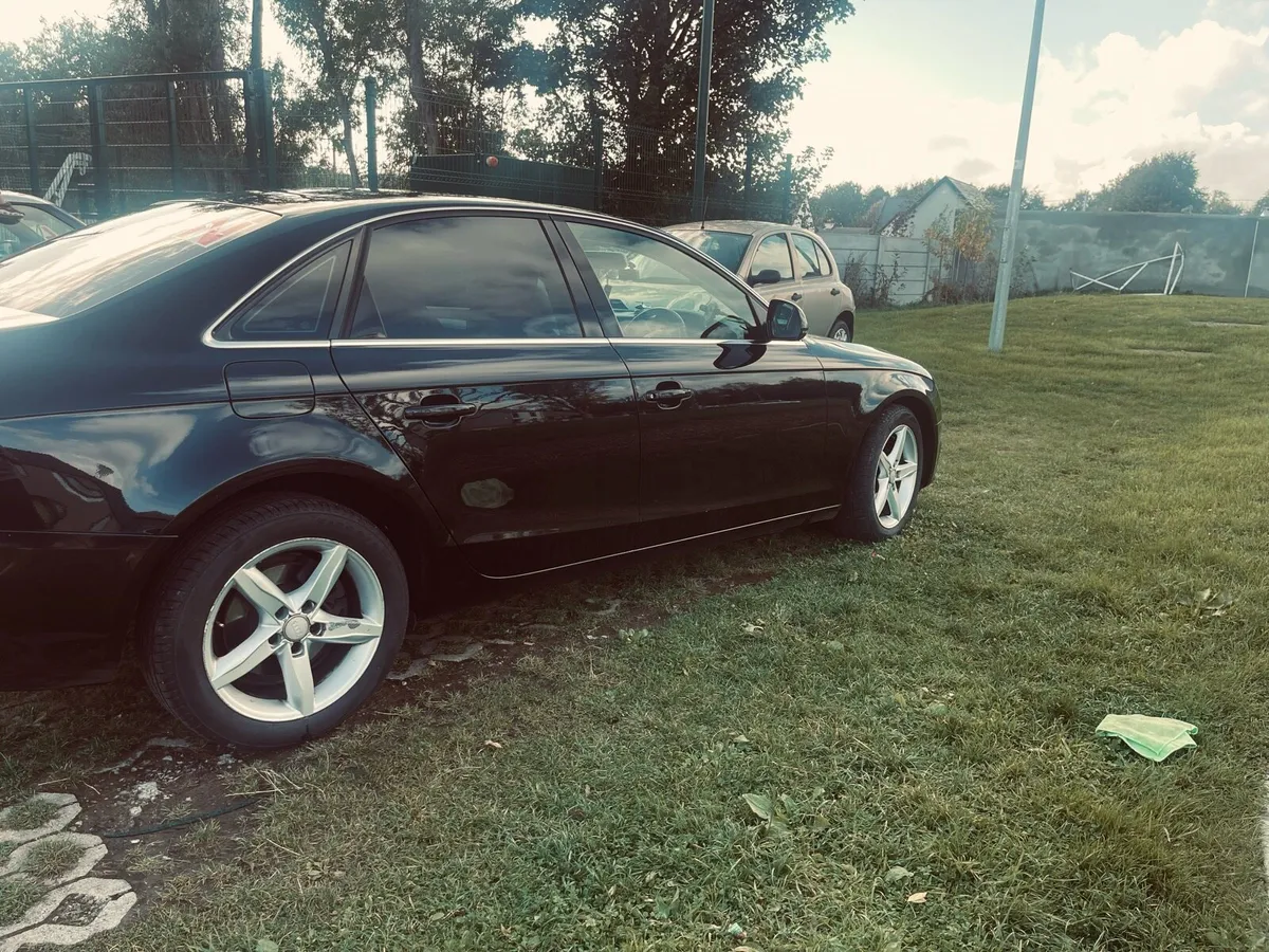 Audi A4 - Image 2