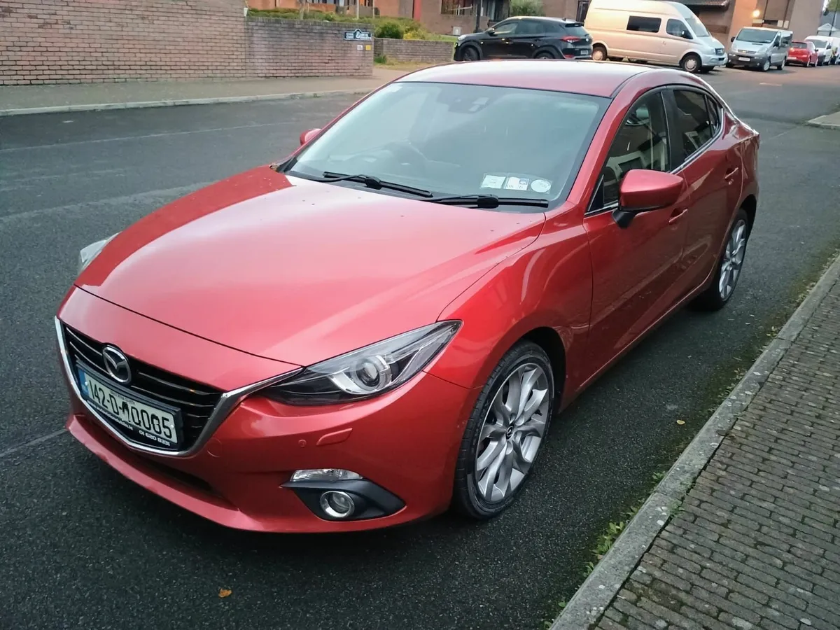 Car in excellent condition, low ml, new NCT12/26 - Image 4